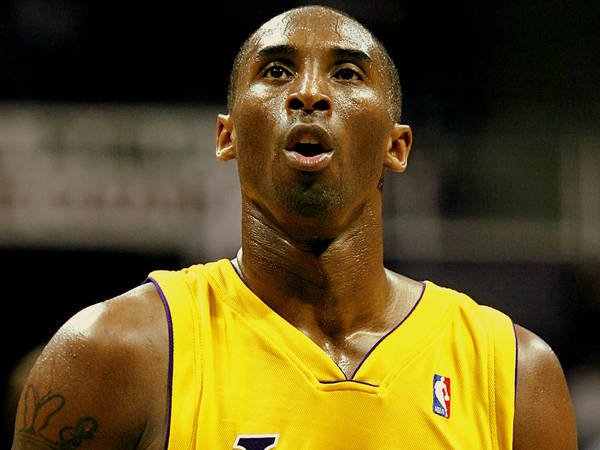 Basketball-player-Kobe-Bryant-died-in-helicopter-crash