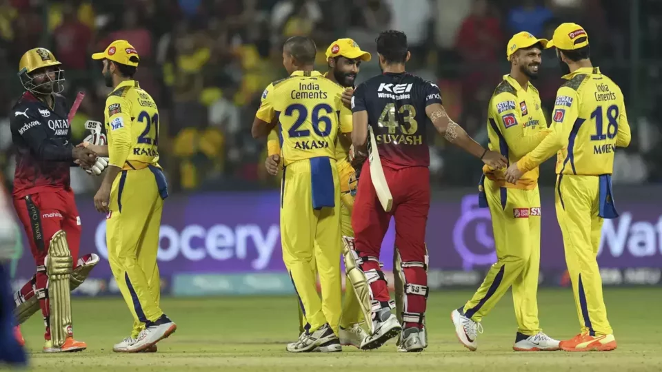 CSK and RCB hits 33 sixes to equal the record